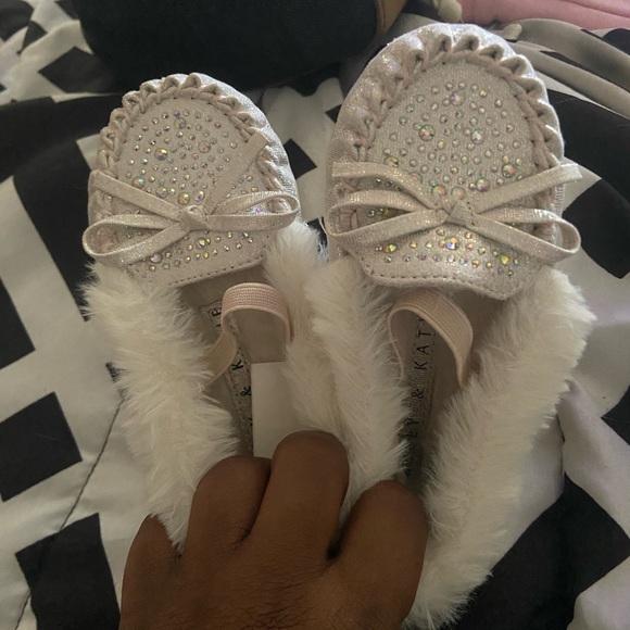 Cute, clean, 8c, furry iridescent - Picture 2 of 8